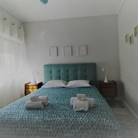 Com Patio Apartment *